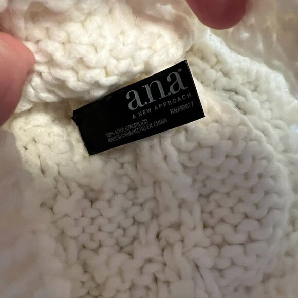 Ana Cable Knit Cream Colored Winter Hat - Picture 2 of 2